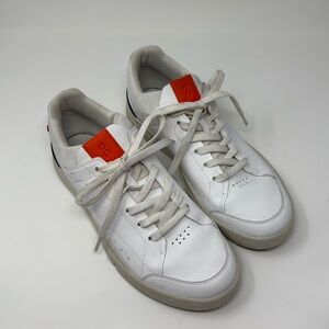 On Cloud The Roger tennis shoe women’s Size 9.5
